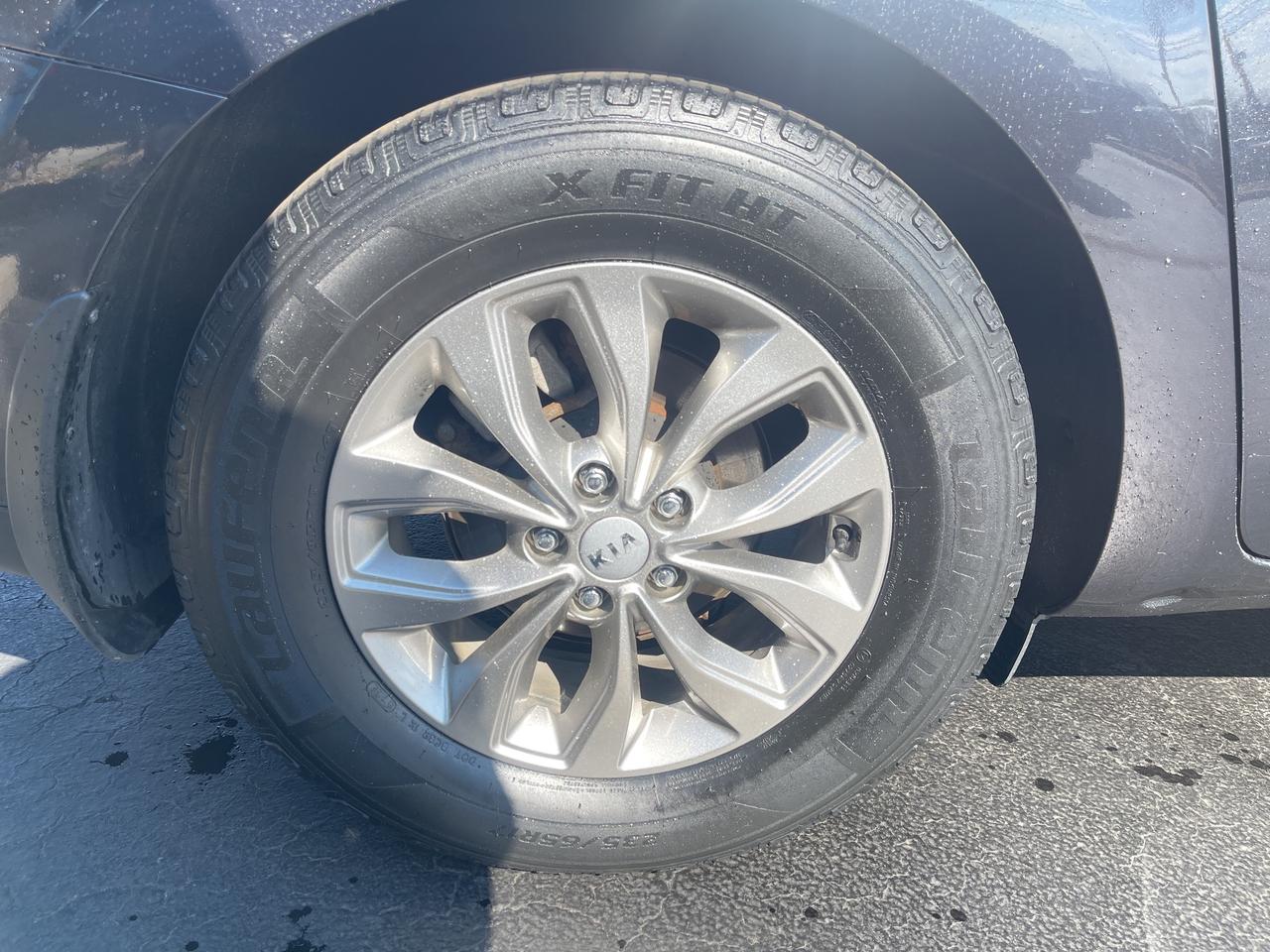 2019 Kia Sedona Plus Photo4