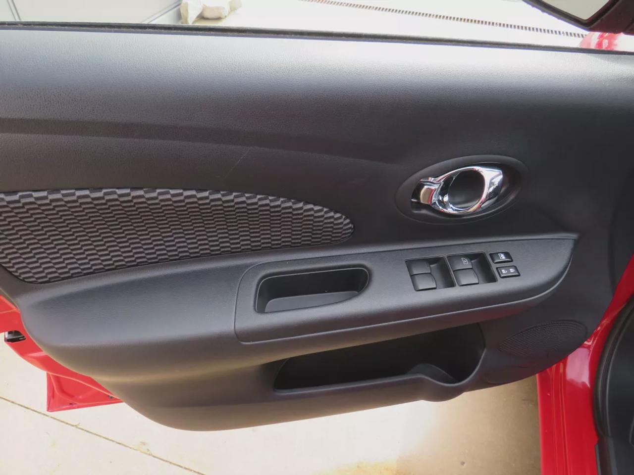 2015 Nissan Micra S Photo