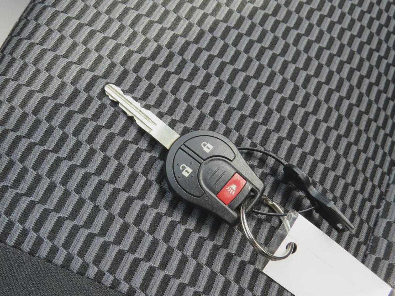 2015 Nissan Micra S Photo