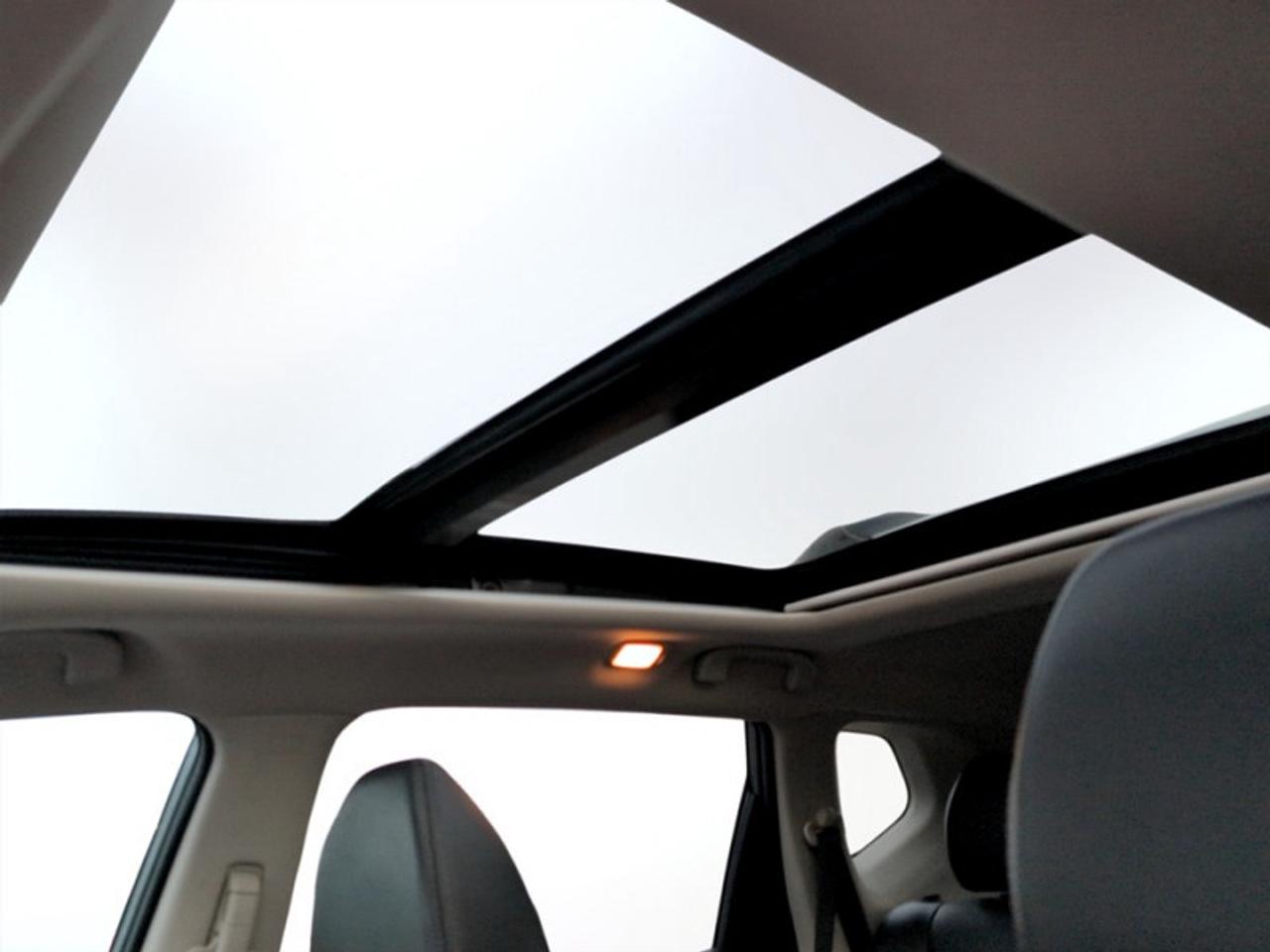 2016 Nissan Rogue SL Photo