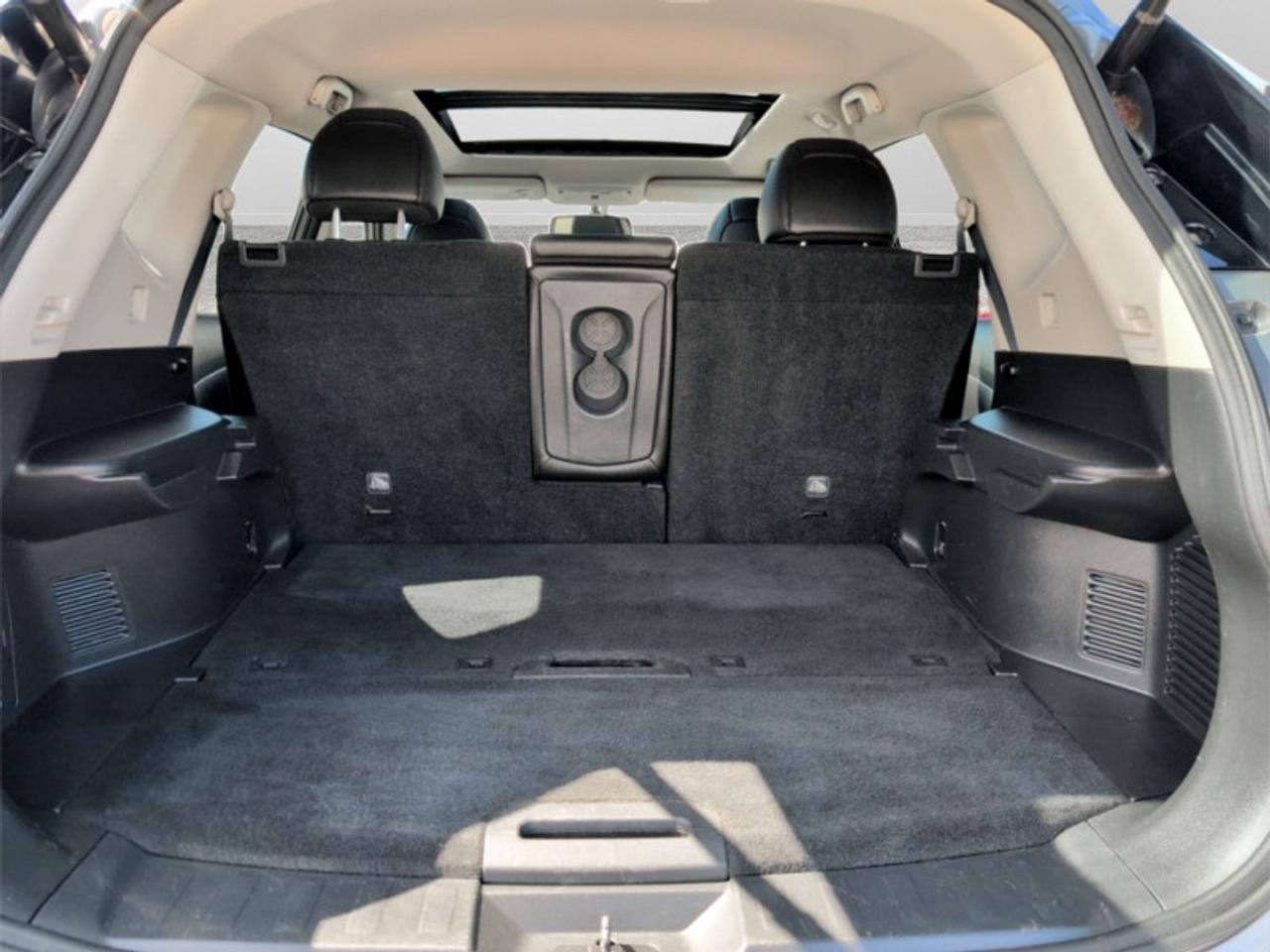 2016 Nissan Rogue SL  **PREMIUM PACKAGE** Photo