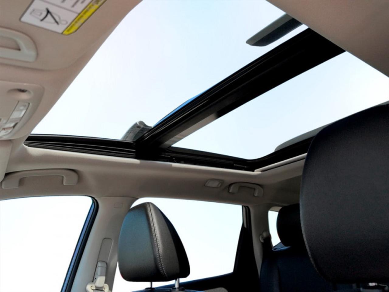 2016 Nissan Rogue SL  **PREMIUM PACKAGE** Photo