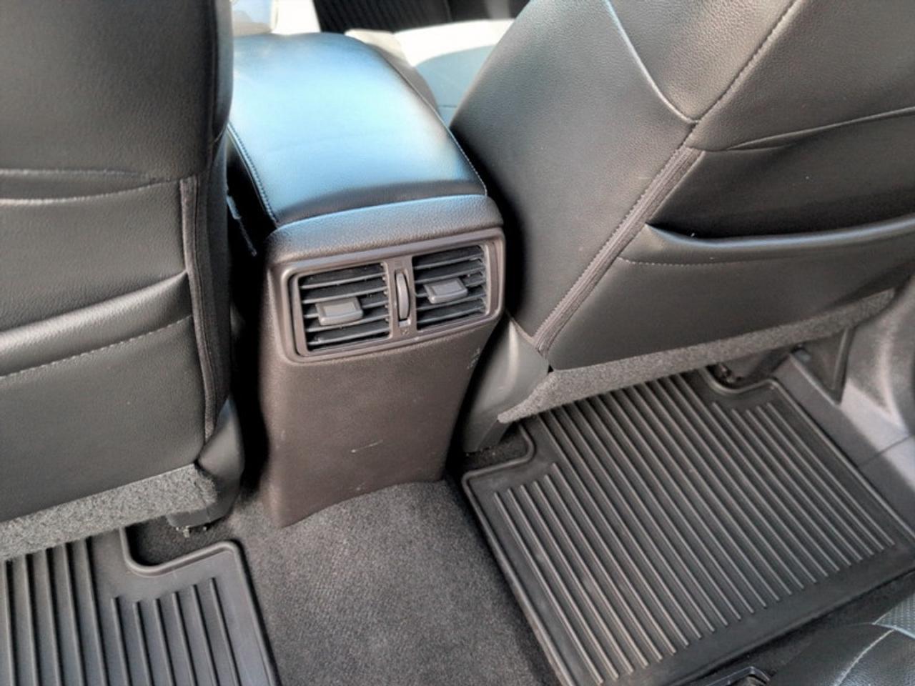 2016 Nissan Rogue SL  **PREMIUM PACKAGE** Photo