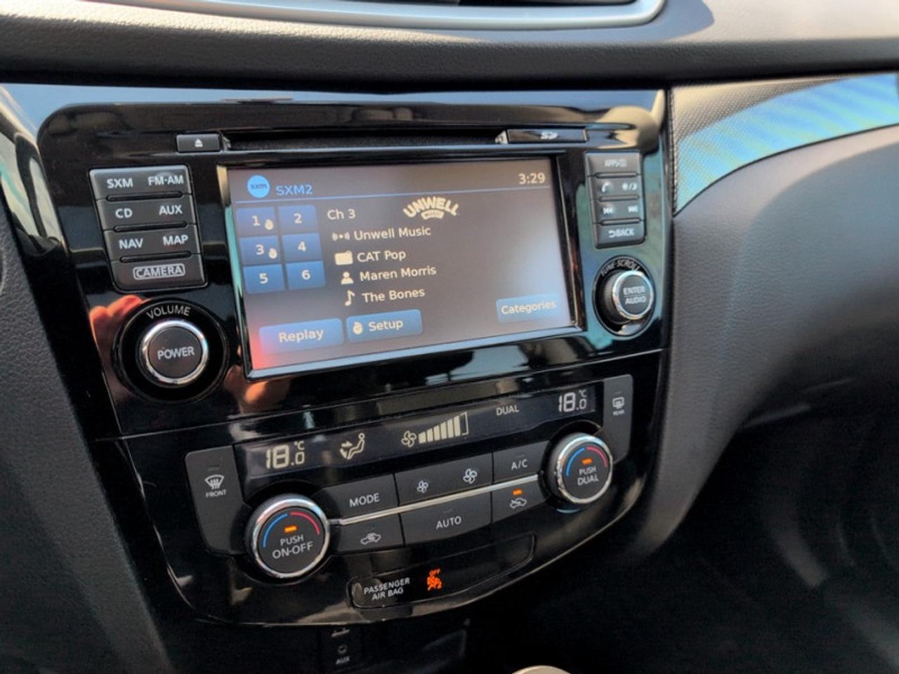 2016 Nissan Rogue SL  **PREMIUM PACKAGE** Photo