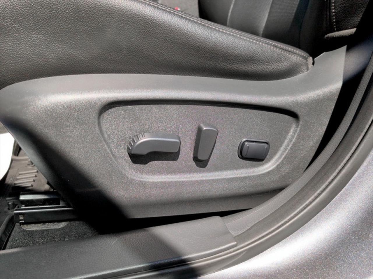 2016 Nissan Rogue SL  **PREMIUM PACKAGE** Photo