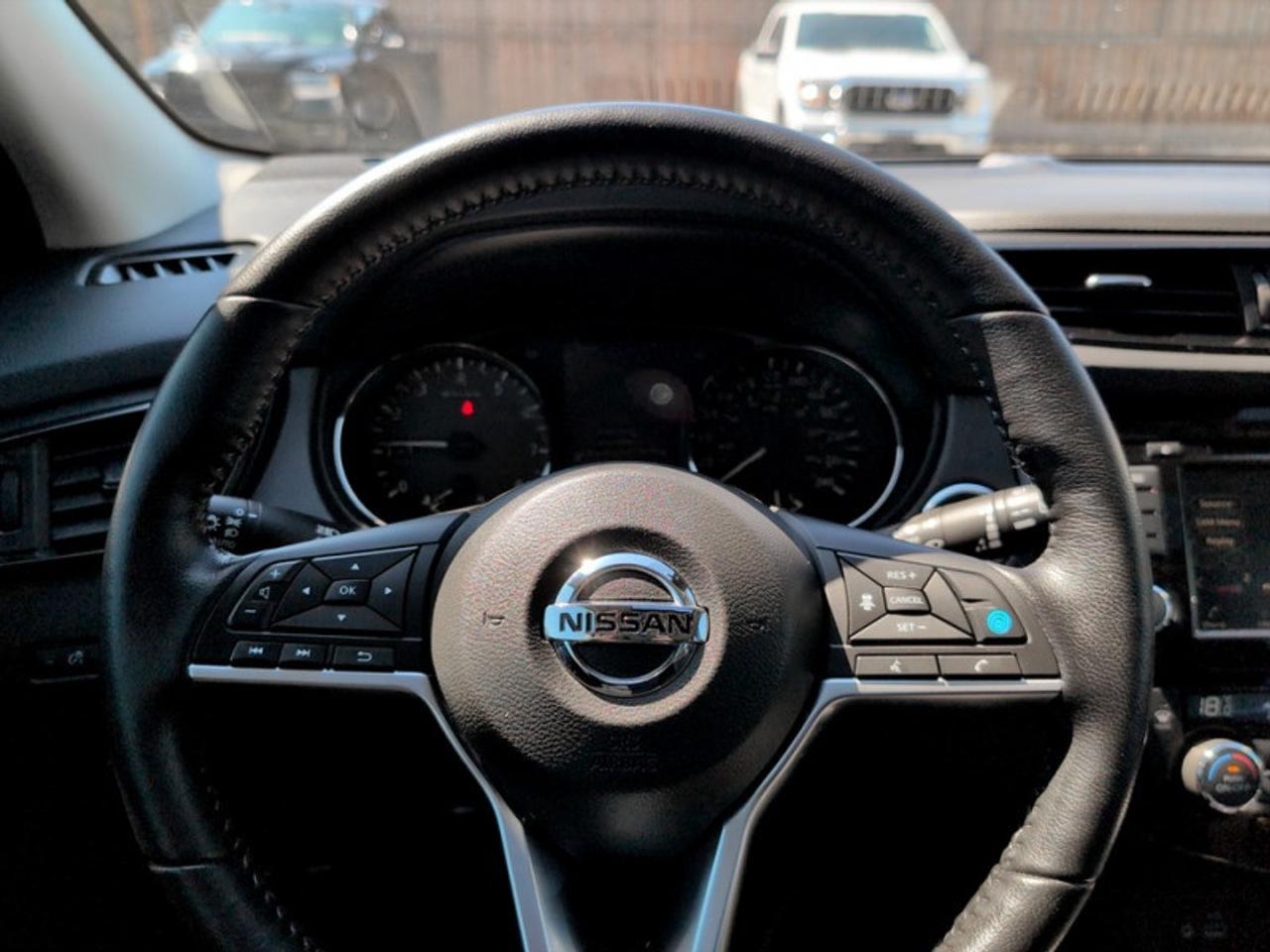 2020 Nissan Qashqai AWD SL  **LOW KMS - CLEAN CARFAX** Photo