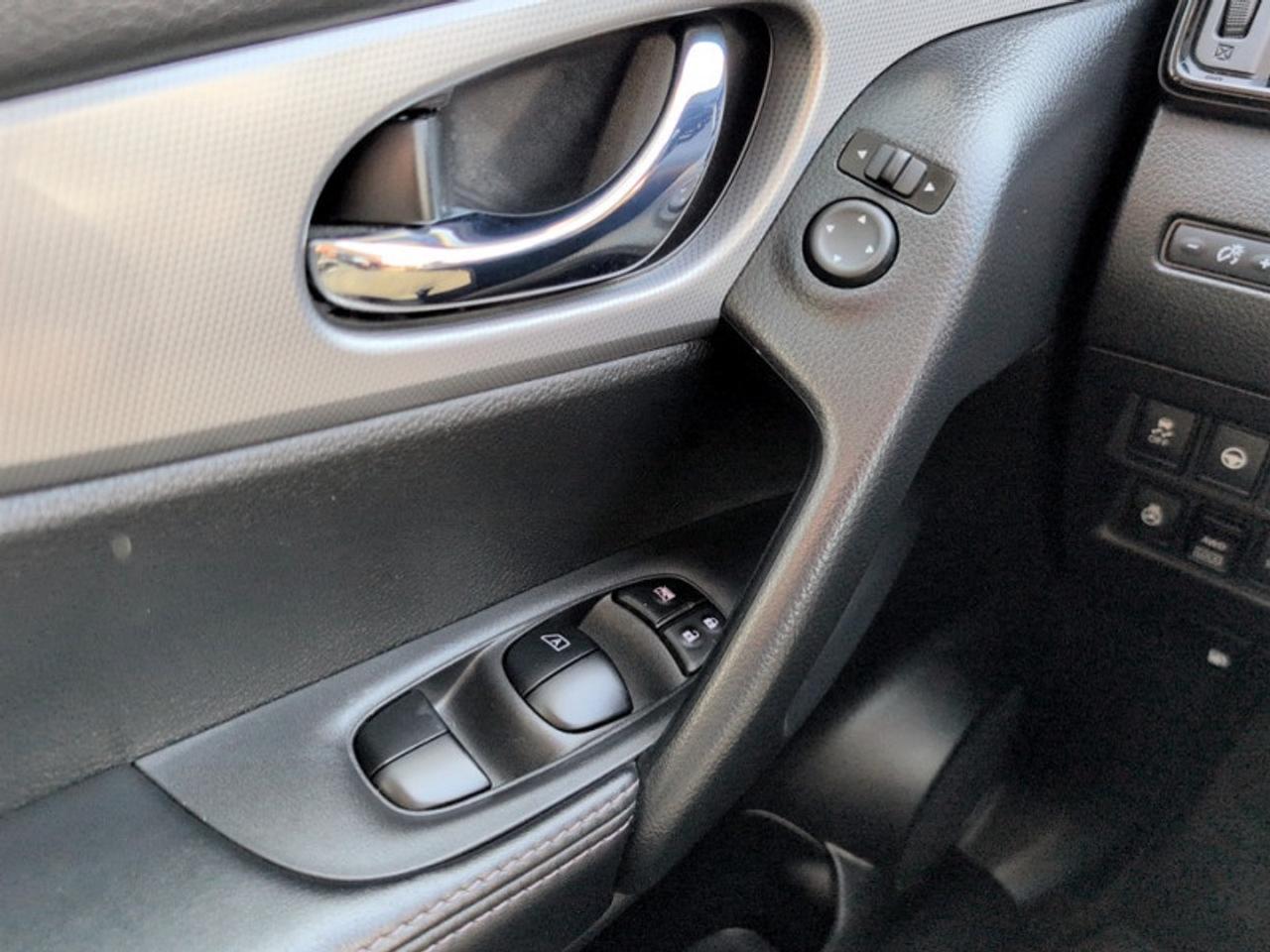 2020 Nissan Qashqai AWD SL  **LOW KMS - CLEAN CARFAX** Photo