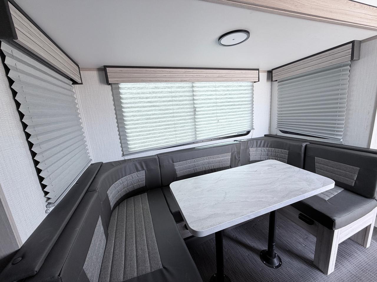 2024 SHADOW CRUISER SHADOW CRUISER ULTRA 240 BHS 240 BHS Photo4