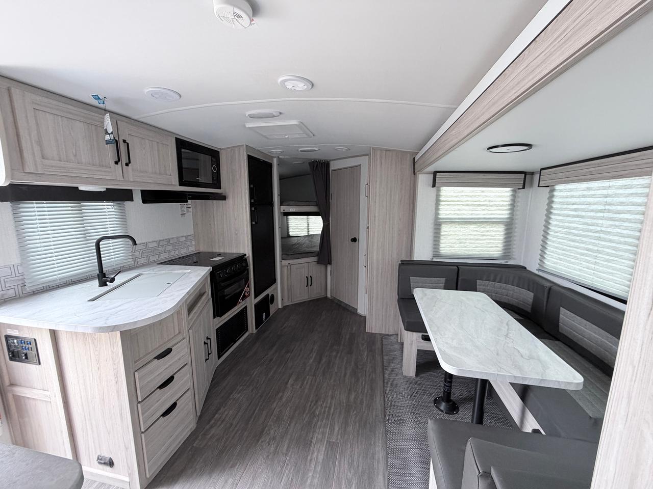 2024 SHADOW CRUISER SHADOW CRUISER ULTRA 240 BHS 240 BHS Photo2