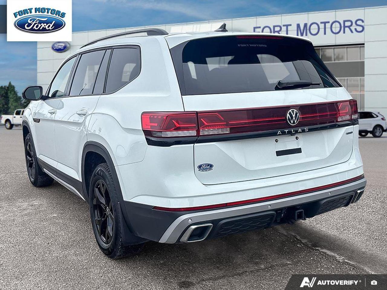 2025 Volkswagen Atlas Peak Edition Photo3
