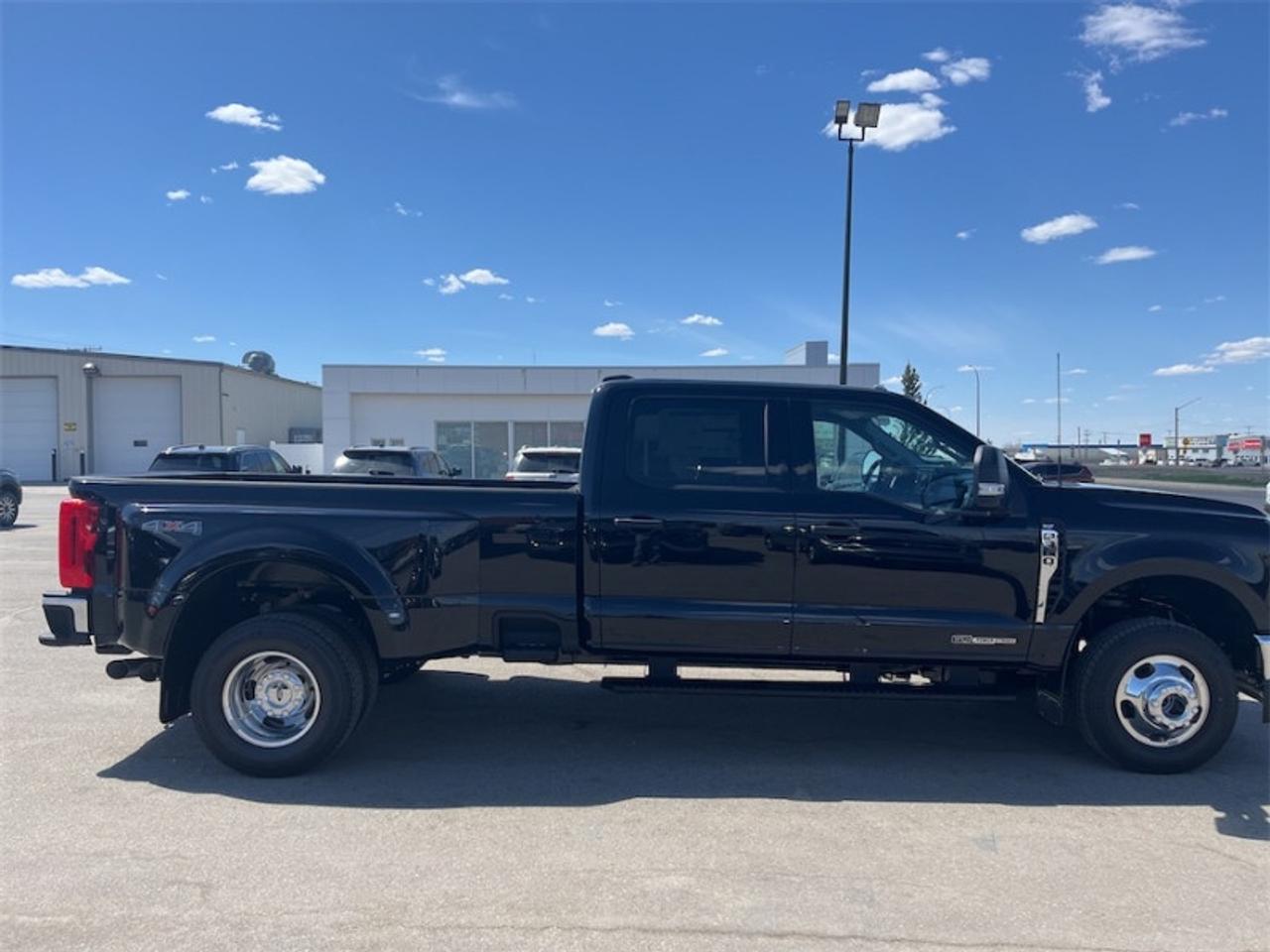 2026 Ford F-350 Super Duty XLT  - Running Boards Photo1