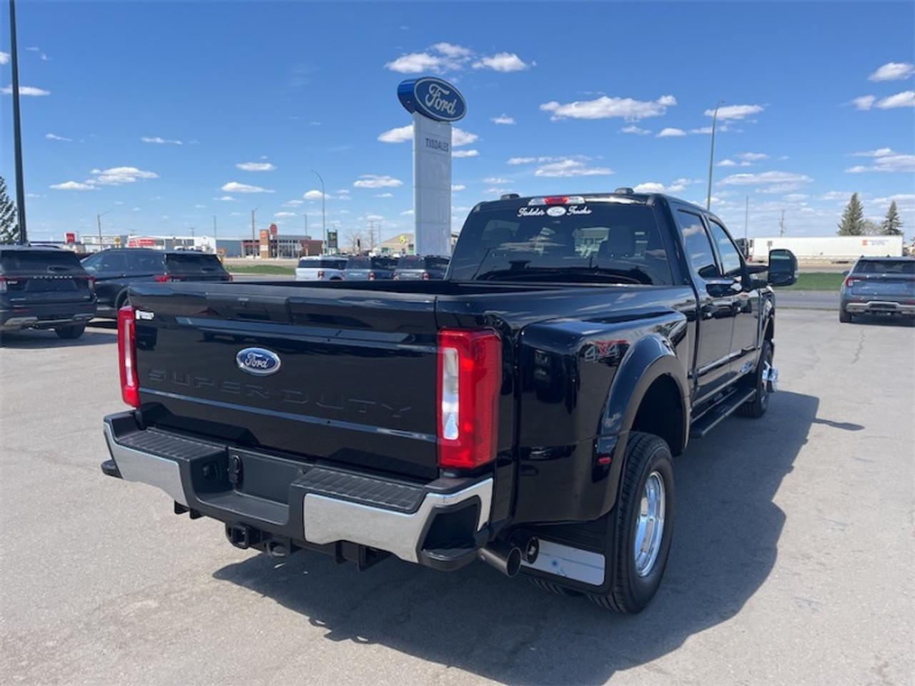 2026 Ford F-350 Super Duty XLT  - Running Boards Photo5