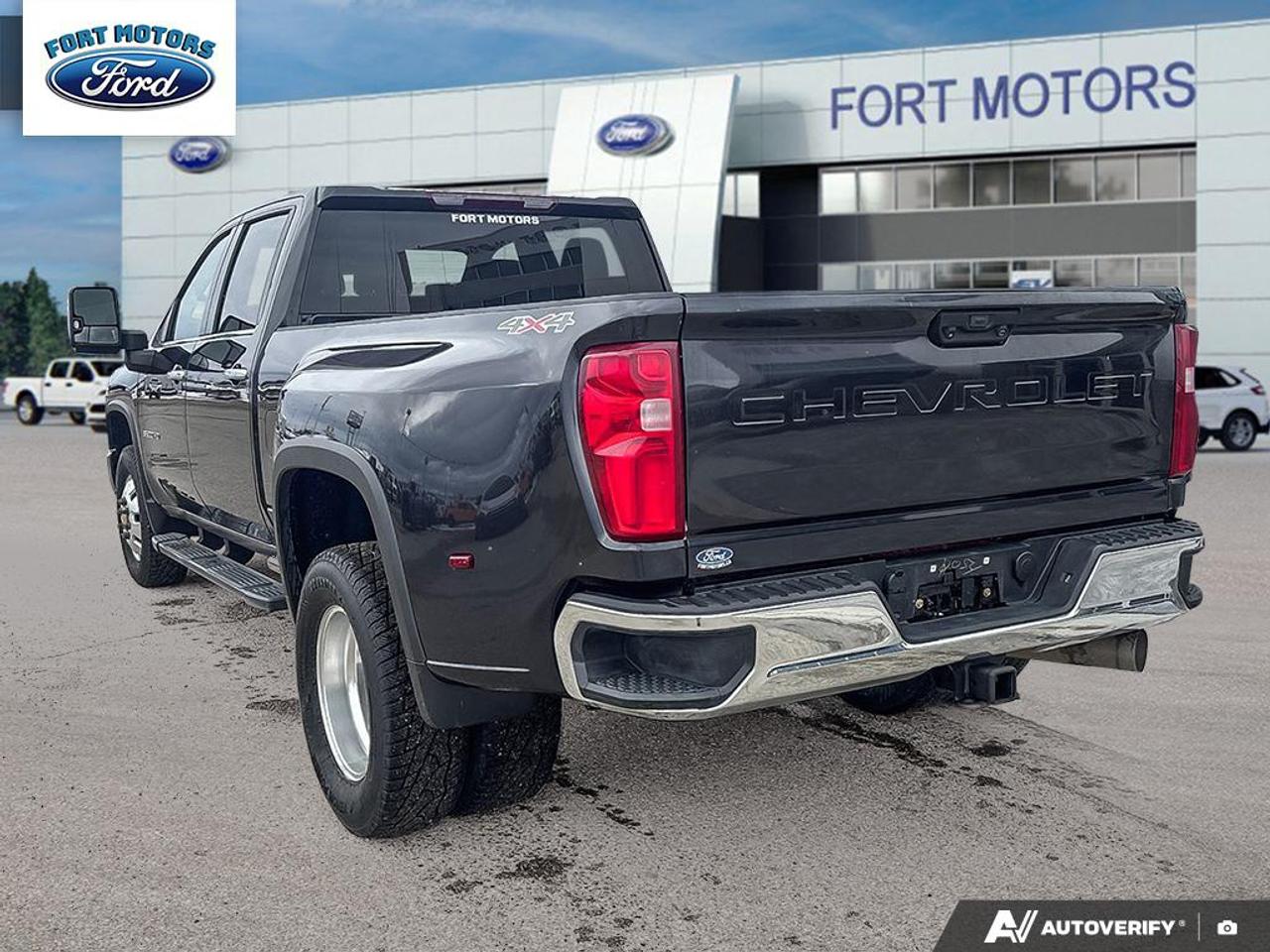 2024 Chevrolet Silverado 3500HD SILVERADO K3500 LTZ Photo3