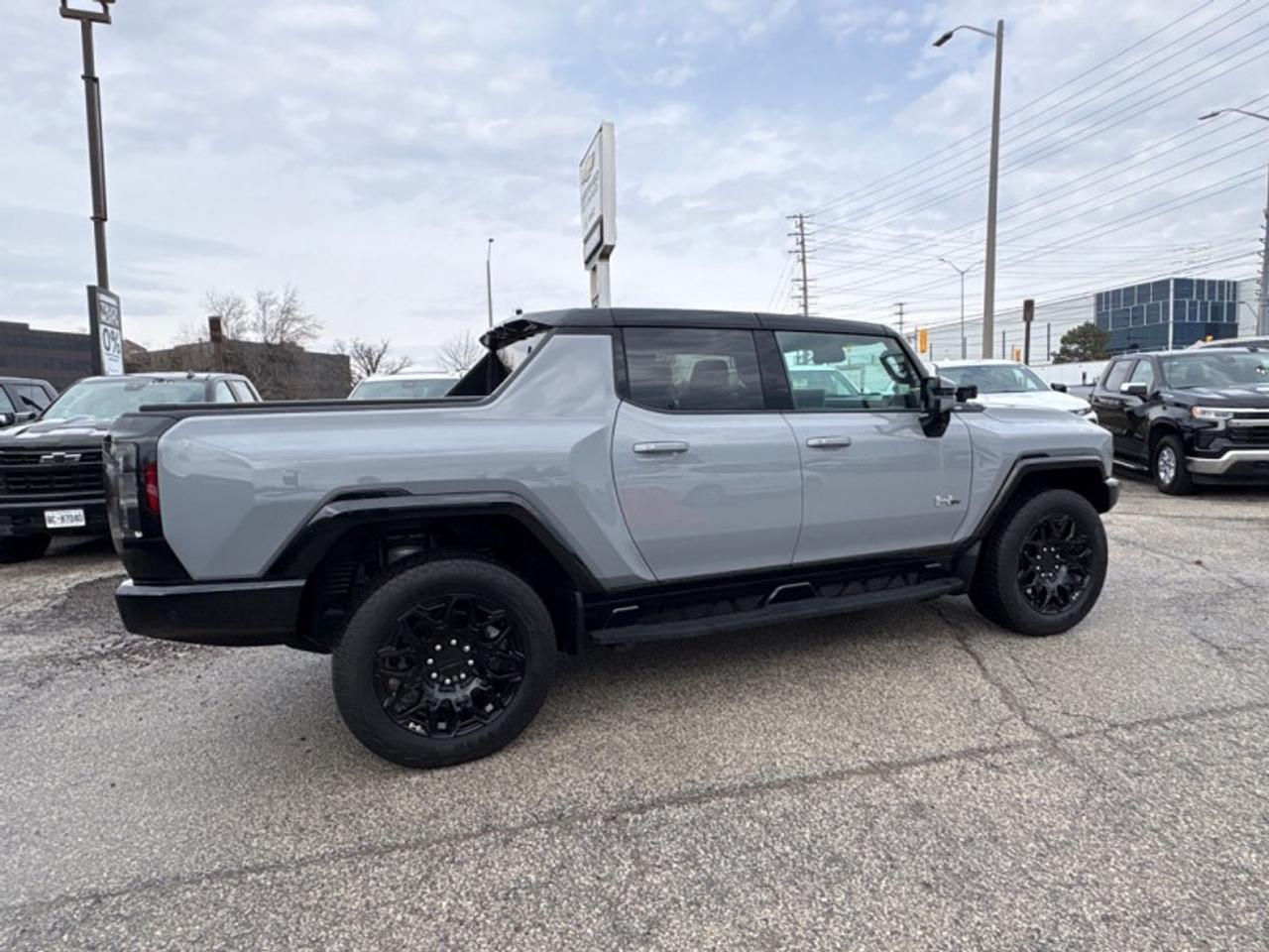 2024 GMC HUMMER EV Pickup 2X  - Low Mileage Photo