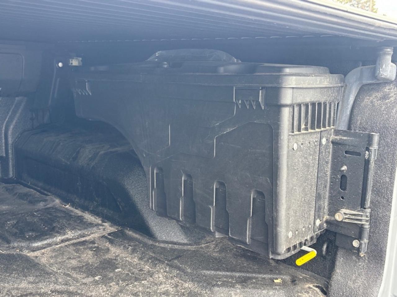 2024 GMC HUMMER EV Pickup 2X  - Low Mileage Photo