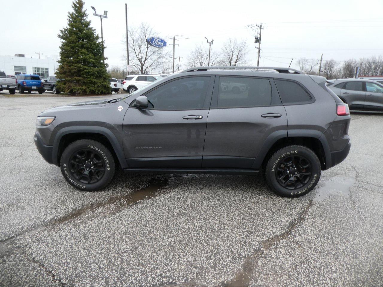 2019 Jeep Cherokee Trailhawk | Heated Seats | Backup Cam | Nav | Photo