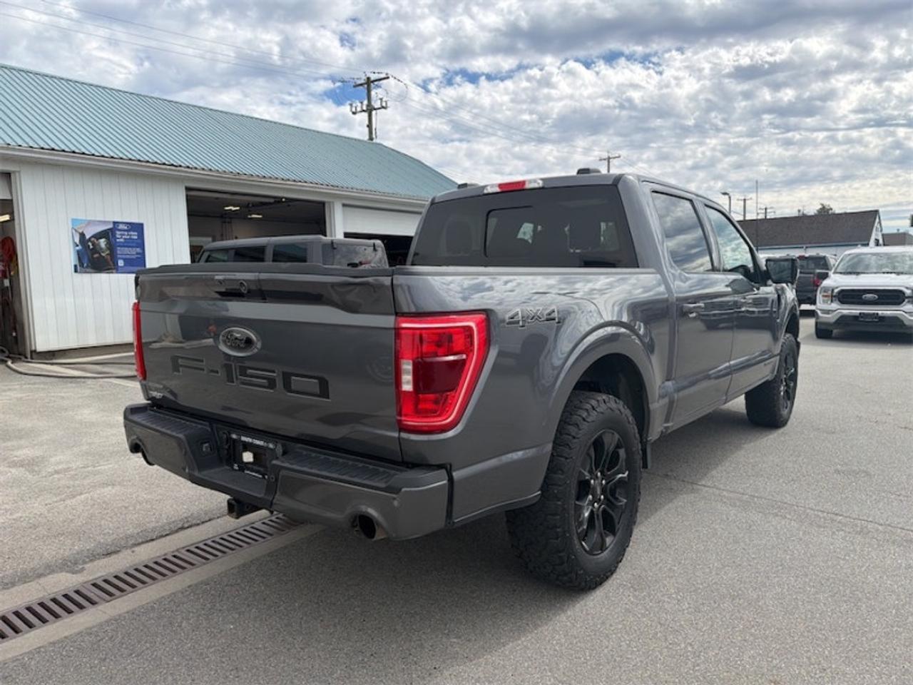 2023 Ford F-150 XLT  - Leather Seats - Sunroof Photo4