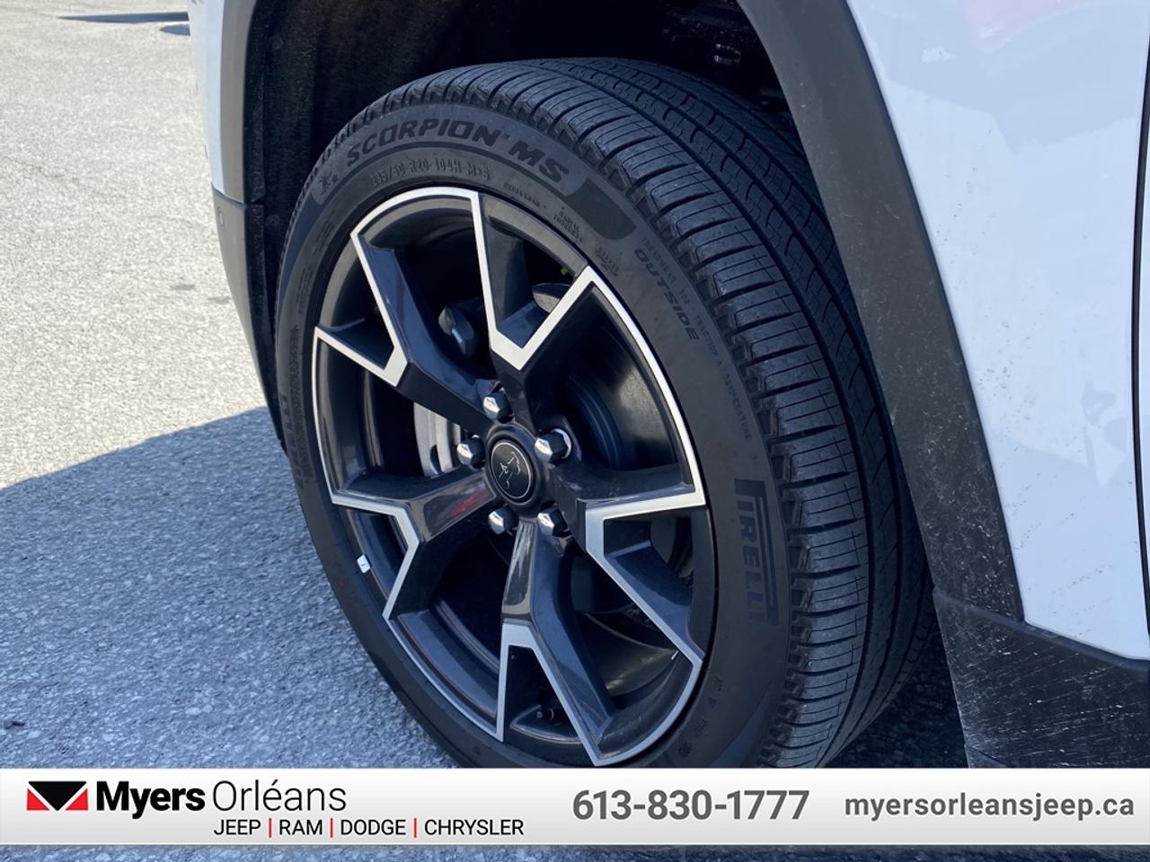 2026 Jeep Cherokee Overland  - $174.79 /Wk Photo