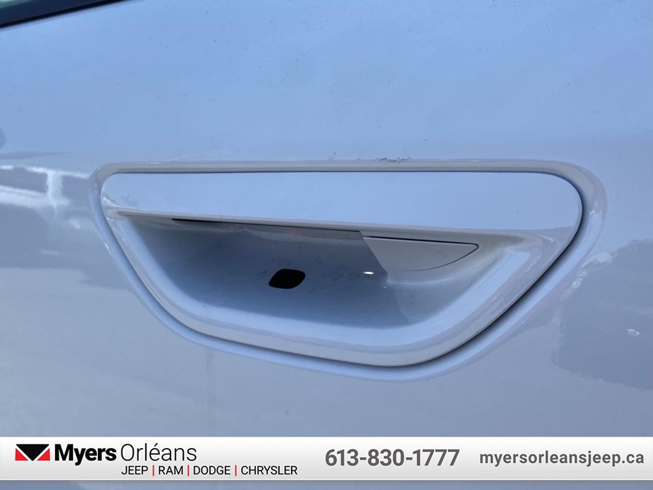 2026 Jeep Cherokee Overland  - $174.79 /Wk Photo