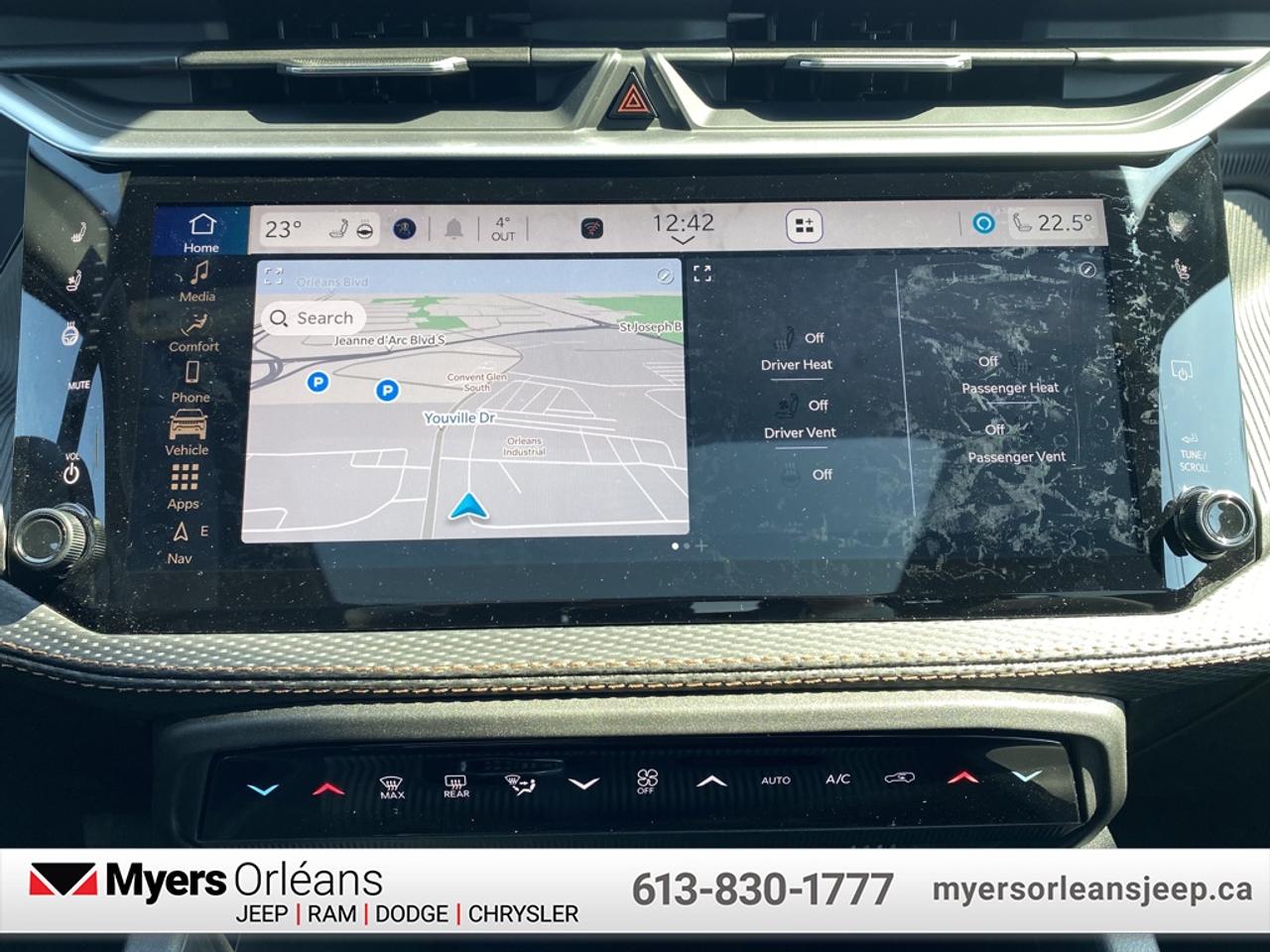 2026 Jeep Cherokee Overland  - $174.79 /Wk Photo