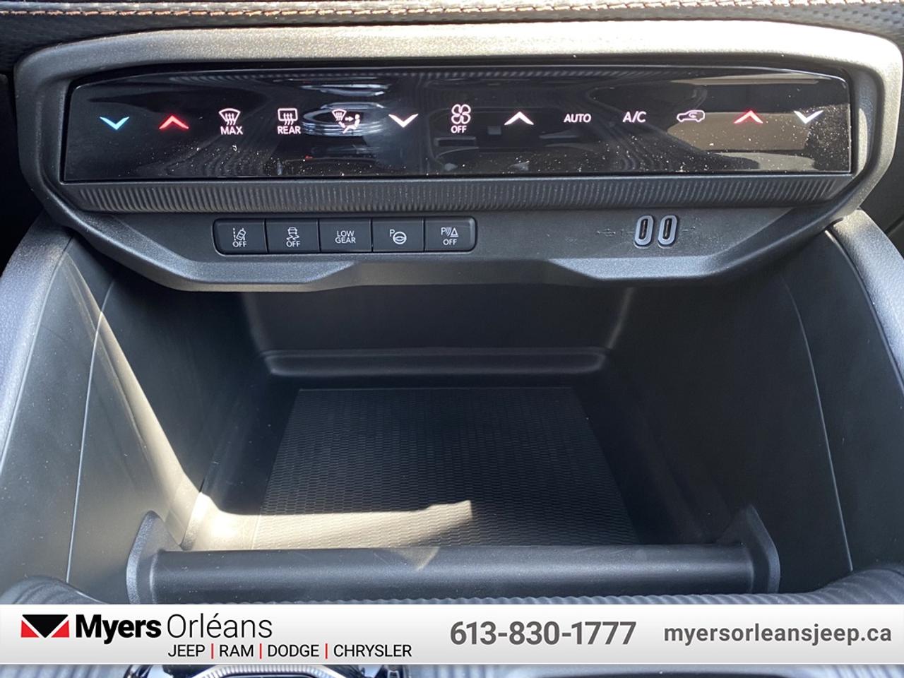 2026 Jeep Cherokee Overland  - $174.79 /Wk Photo