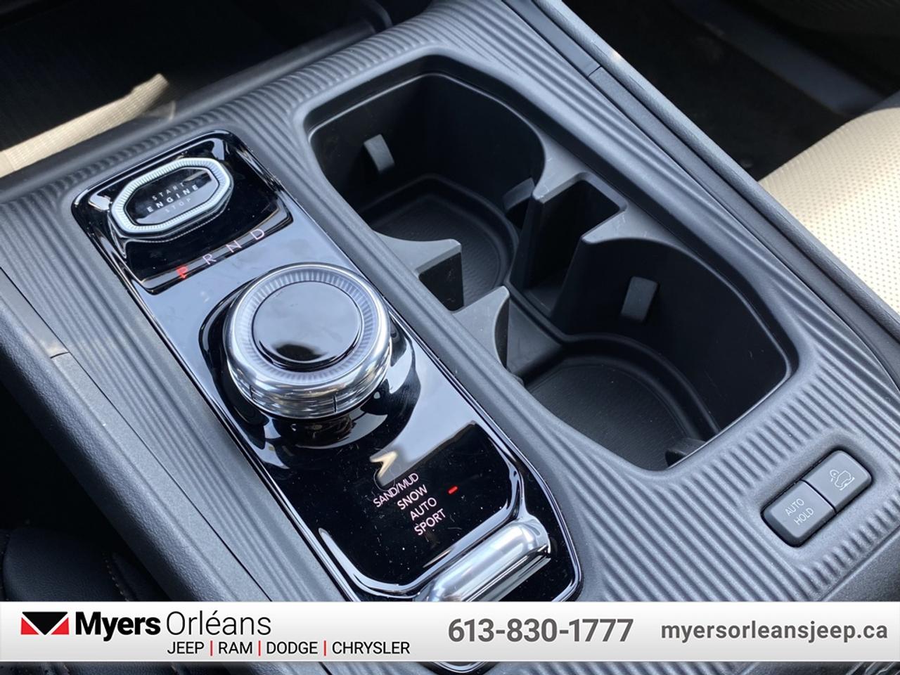 2026 Jeep Cherokee Overland  - $174.79 /Wk Photo