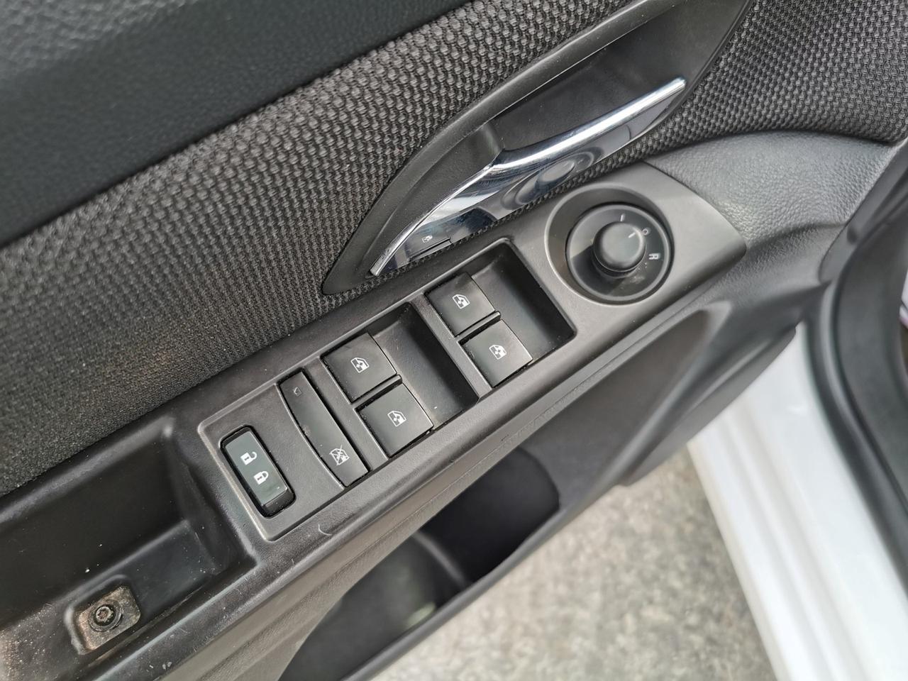 2016 Chevrolet Cruze Limited 1LT Photo