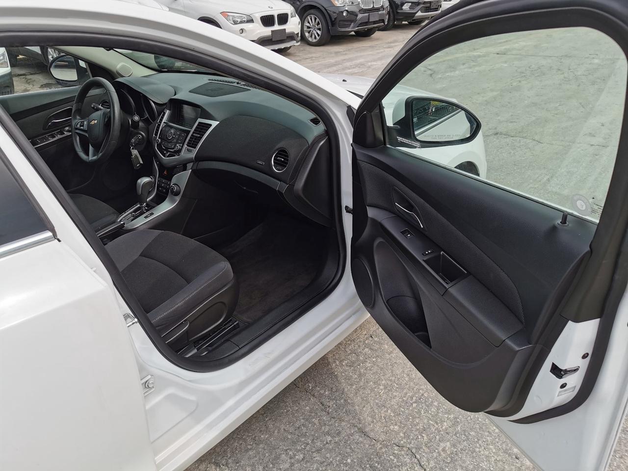 2016 Chevrolet Cruze Limited 1LT Photo