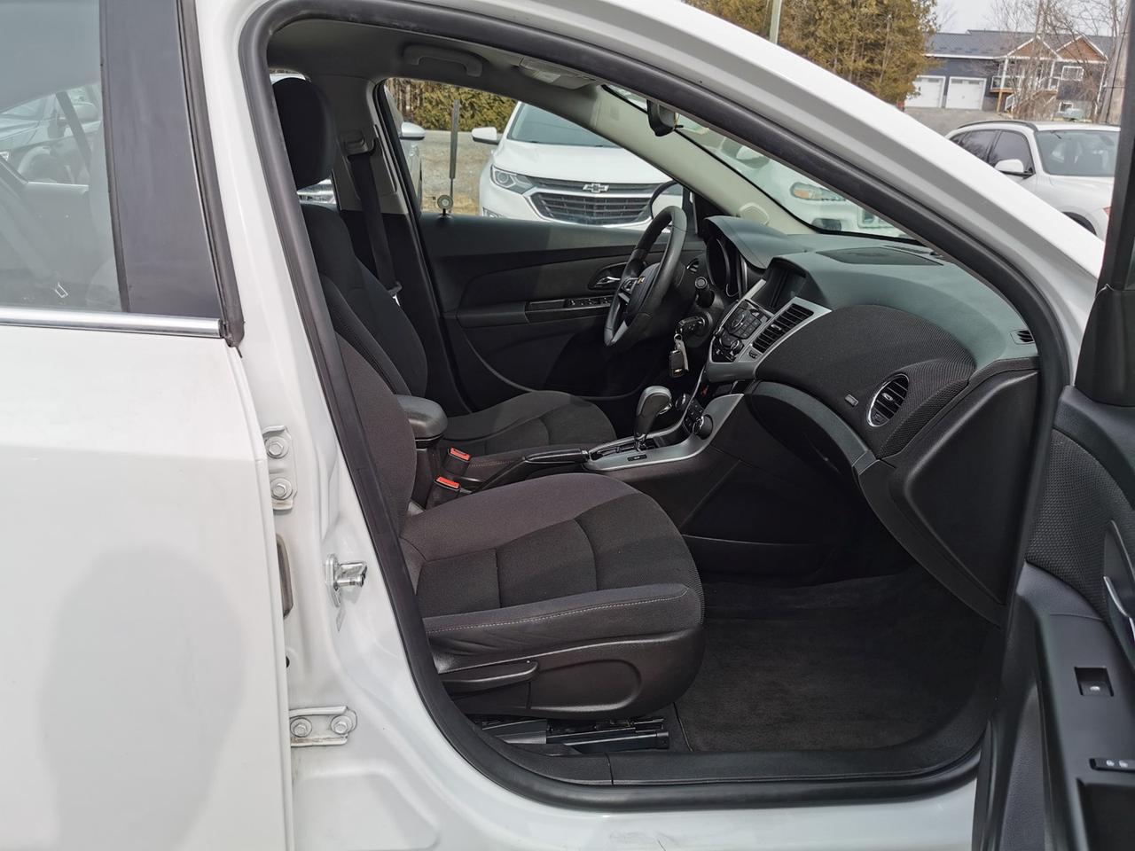 2016 Chevrolet Cruze Limited 1LT Photo