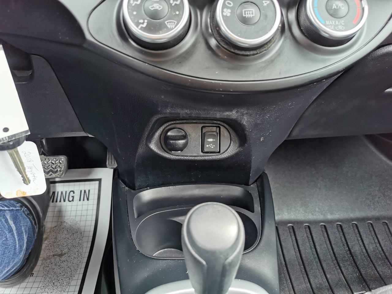 2018 Toyota Yaris LE Photo
