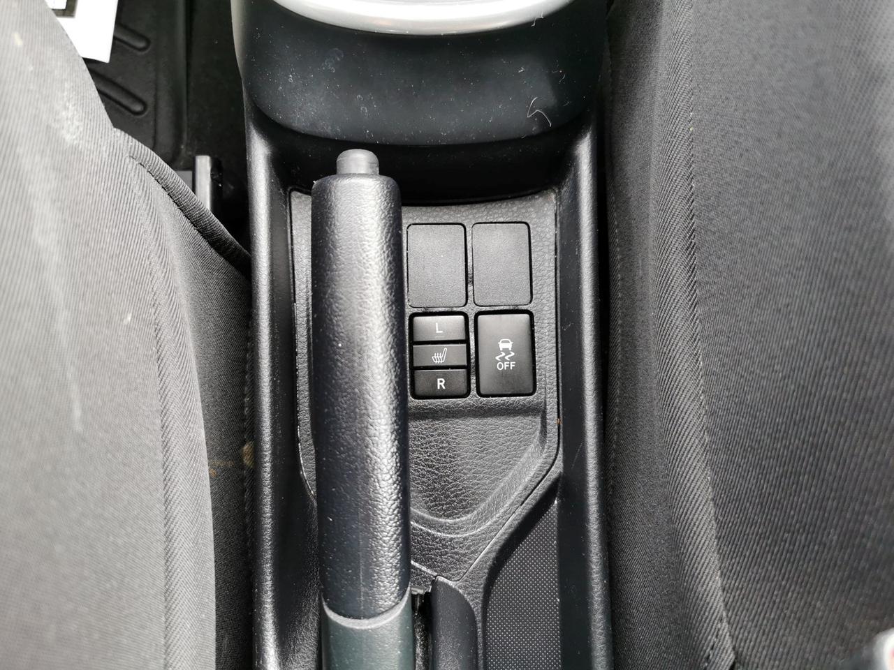 2018 Toyota Yaris LE Photo