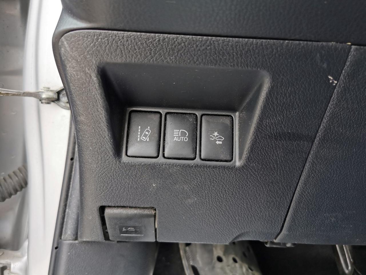 2018 Toyota Yaris LE Photo