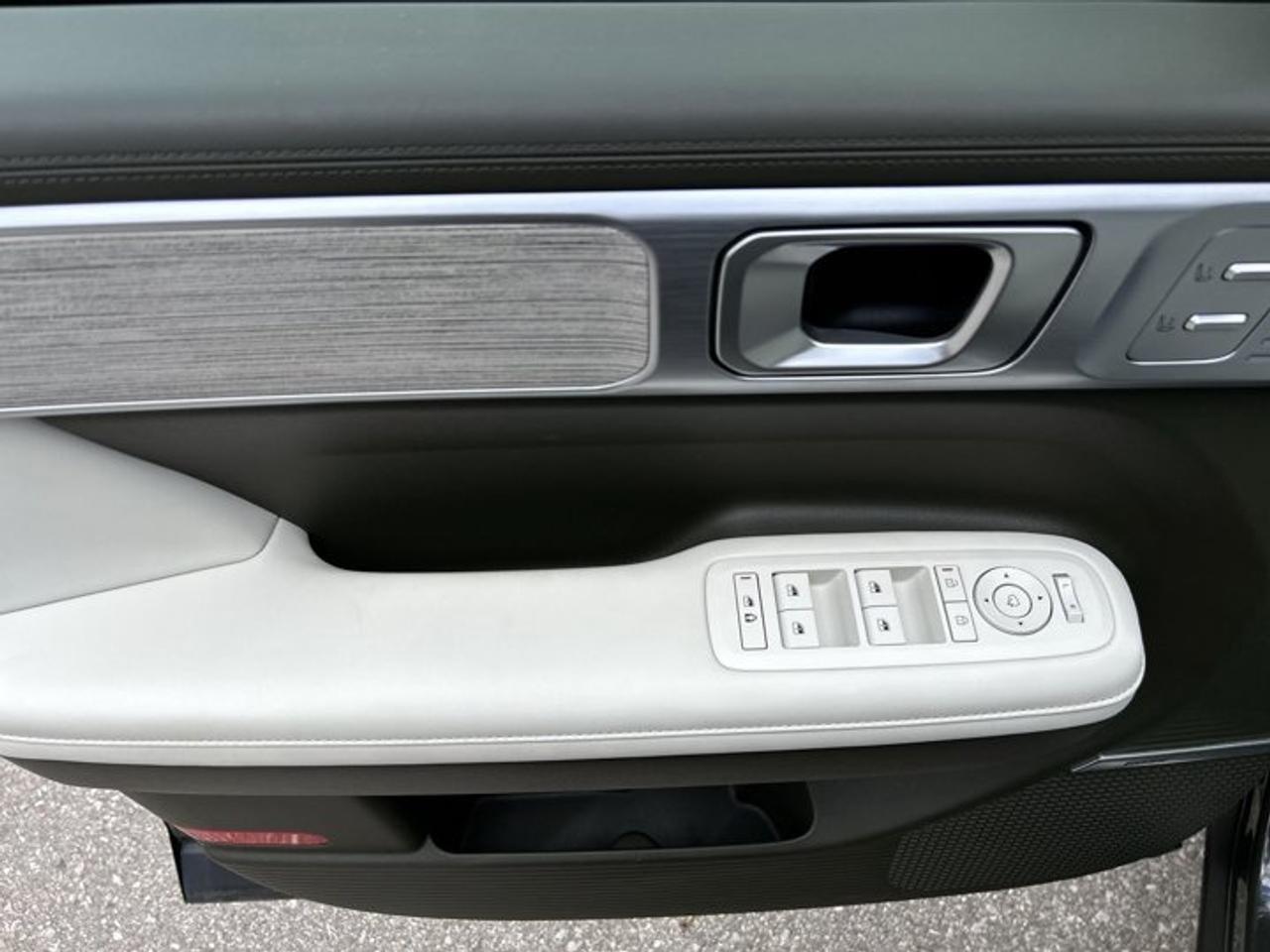 2024 Hyundai Santa Fe Ultimate Calligraphy AWD | No accidents | Ventilated Front Seats Photo