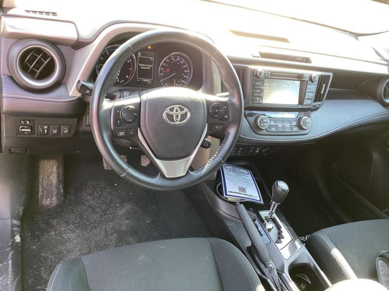 2018 Toyota RAV4 XLE AWD | NO Accidents Photo2