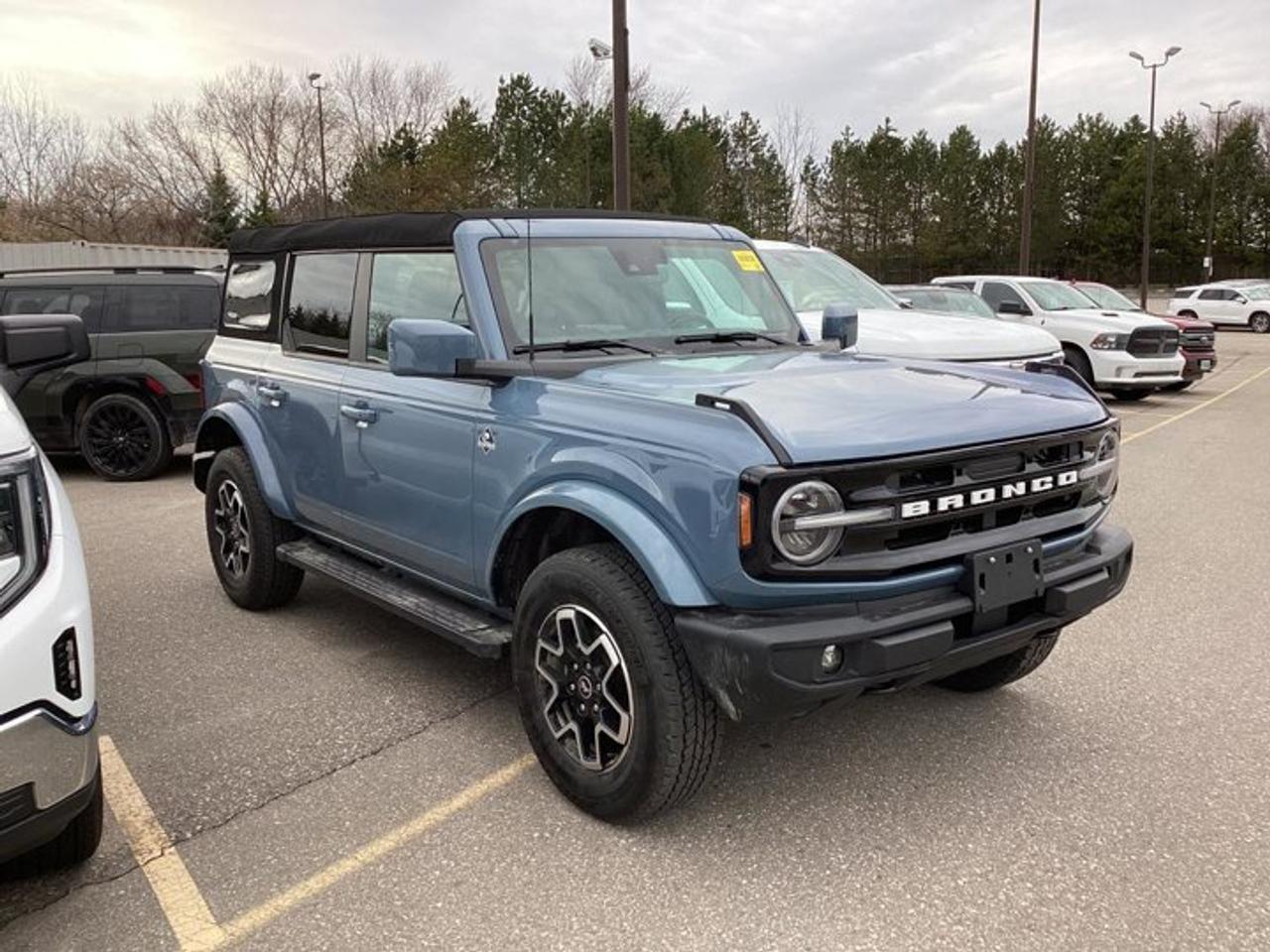 2024 Ford Bronco Outer Banks 4x4 | No accidents Photo3