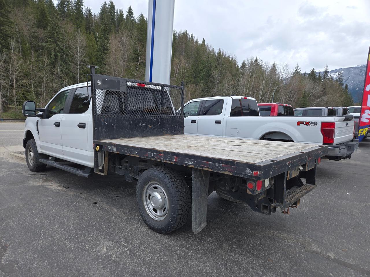 2022 Ford F-350 Super Duty SRW XL Photo4