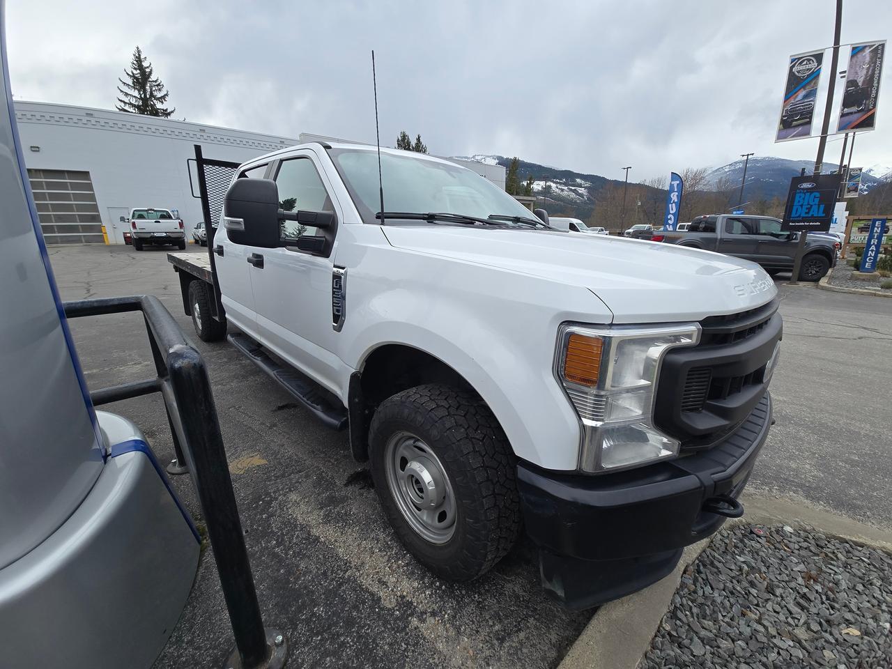 2022 Ford F-350 Super Duty SRW XL Photo3