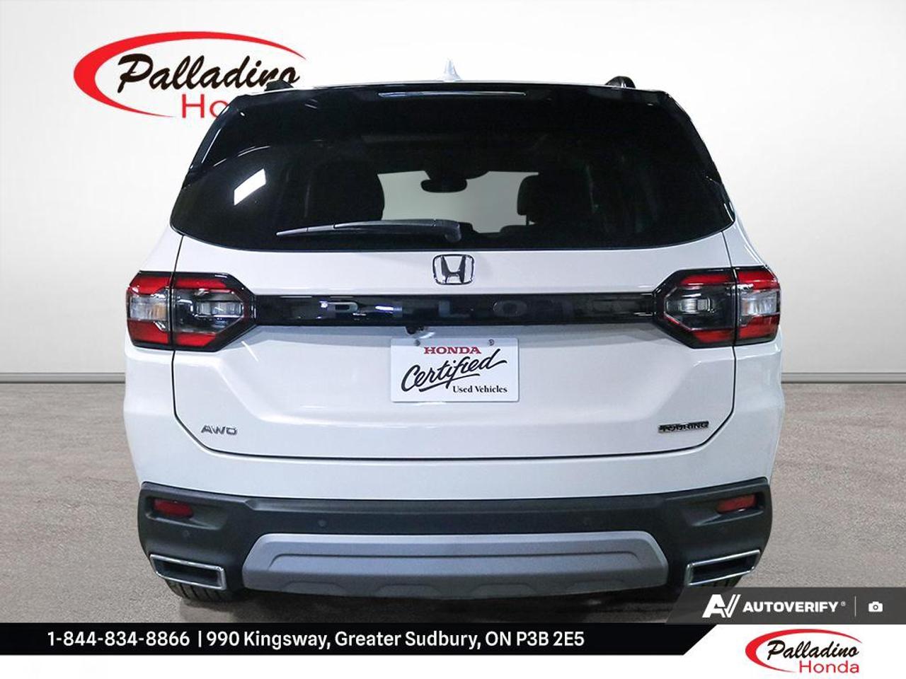 2025 Honda Pilot Touring Photo4