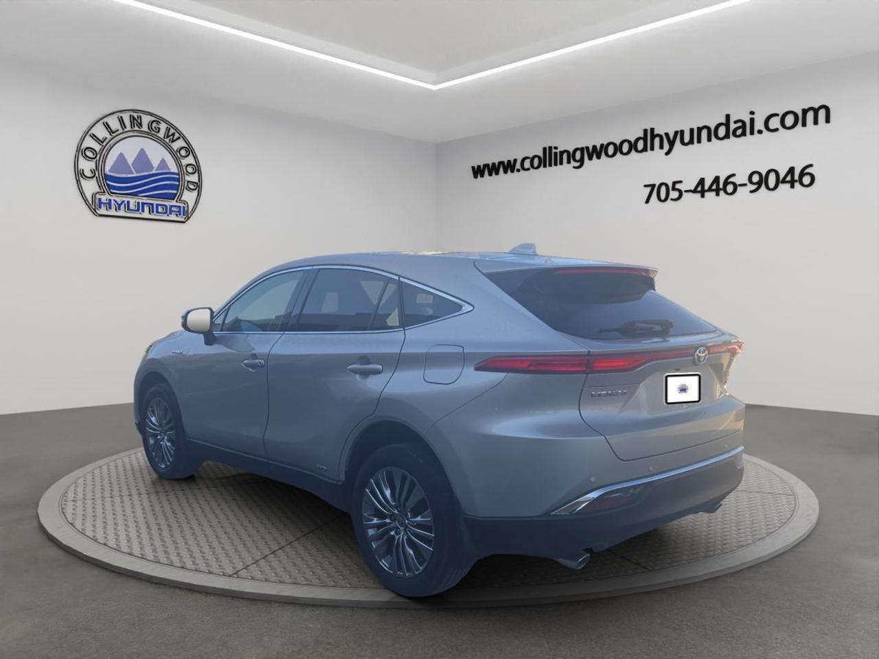 2021 Toyota Venza LIMITED Photo3