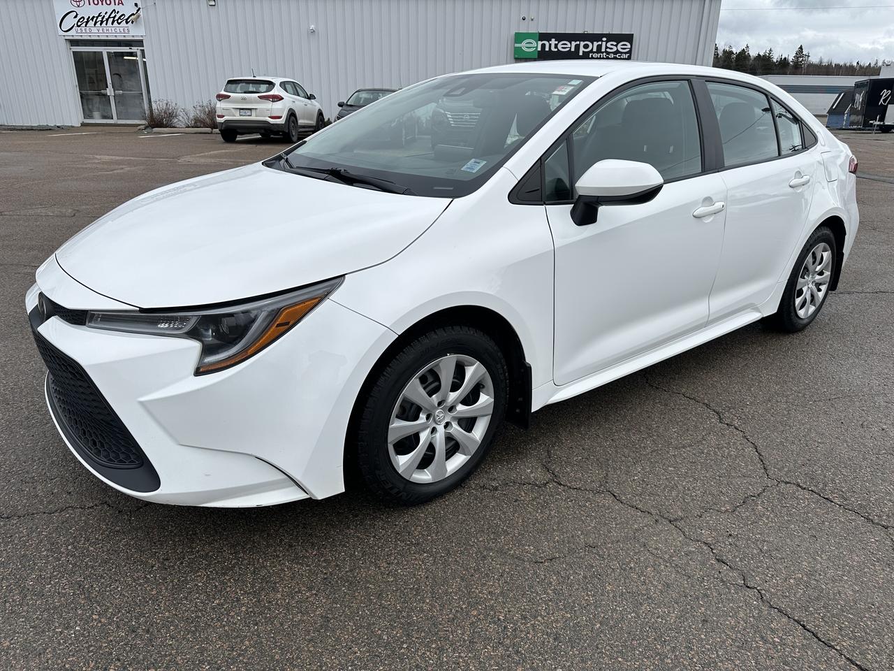 2022 Toyota Corolla LE Photo0
