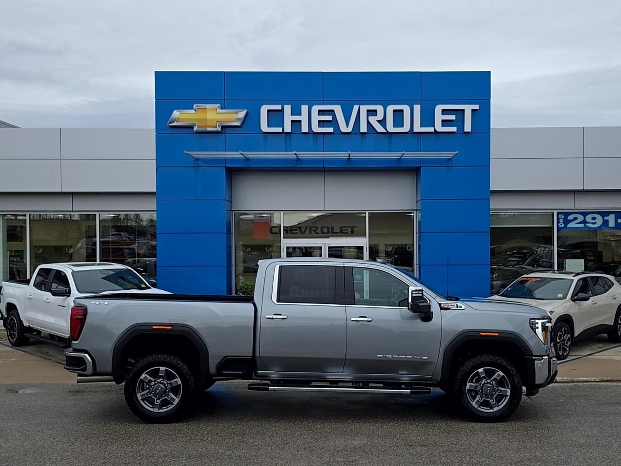 2026 GMC Sierra 2500 HD Crew Cab Standard Box 4-Wheel Drive SLT Photo