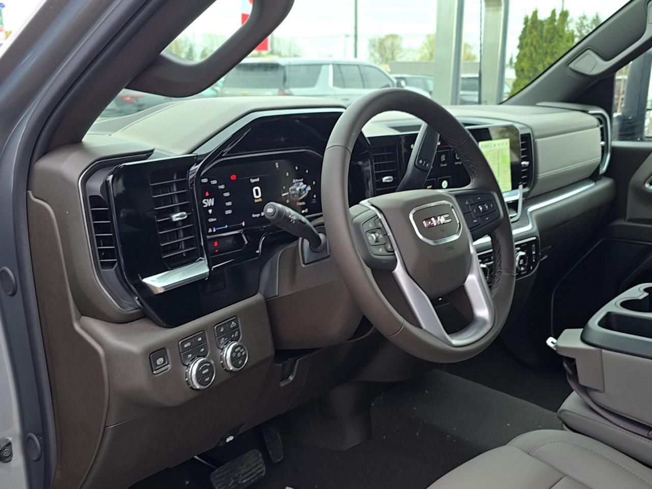 2026 GMC Sierra 2500 HD Crew Cab Standard Box 4-Wheel Drive SLT Photo3