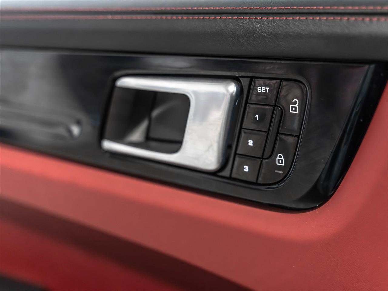 2020 Porsche Cayenne PREMIUM PLUS|ADAPT CRUISE|MASSAGE|PASM|360CAM|21INCH Photo