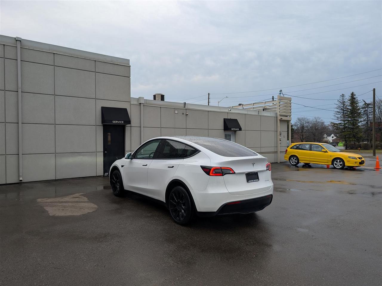 2022 Tesla Model Y LONG RANGE AWD - DUAL MOTOR Photo
