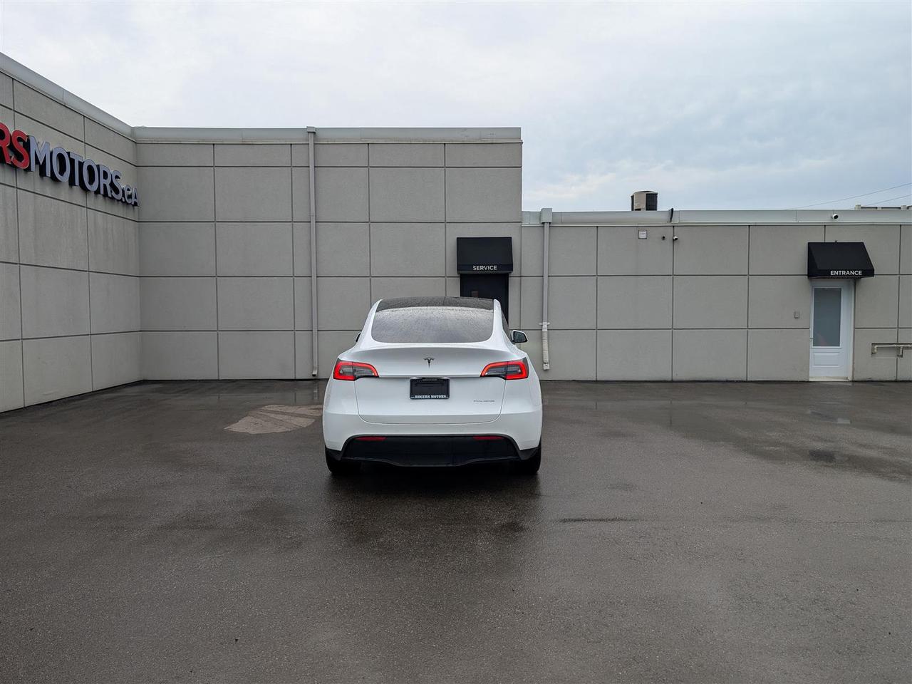 2022 Tesla Model Y LONG RANGE AWD - DUAL MOTOR Photo3