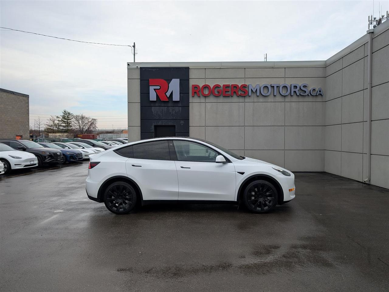 2022 Tesla Model Y LONG RANGE AWD - DUAL MOTOR Photo