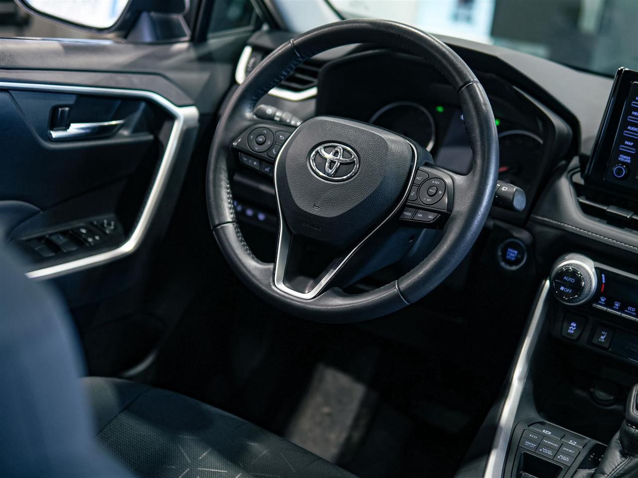 2021 Toyota RAV4 XLE | NO ACCIDENTS | TOYOTA SERVICED Photo