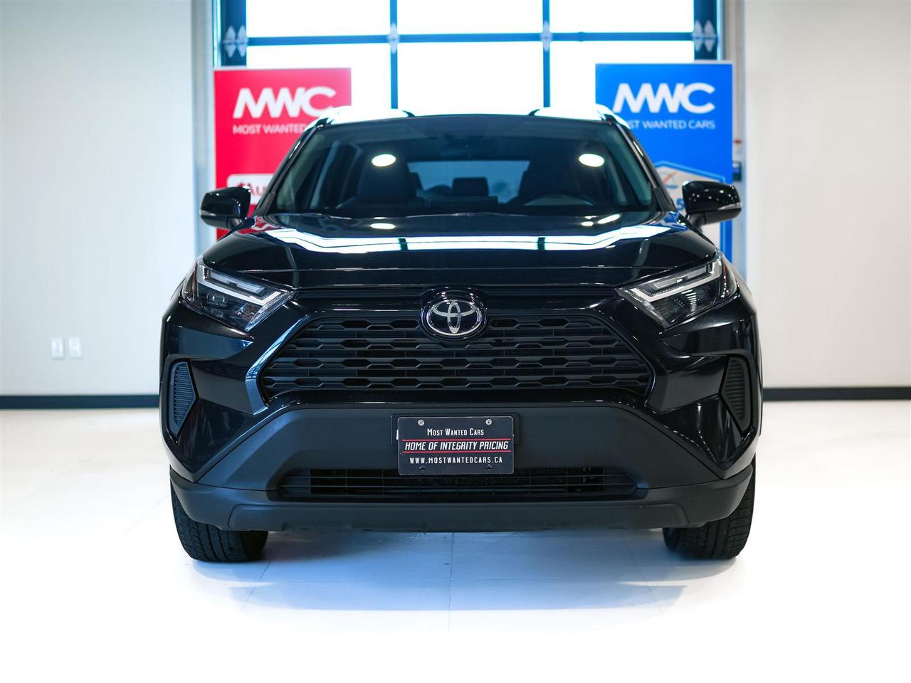 2023 Toyota RAV4 XLE | NO ACCIDENTS | ONE OWNER | SUNROOF Photo2
