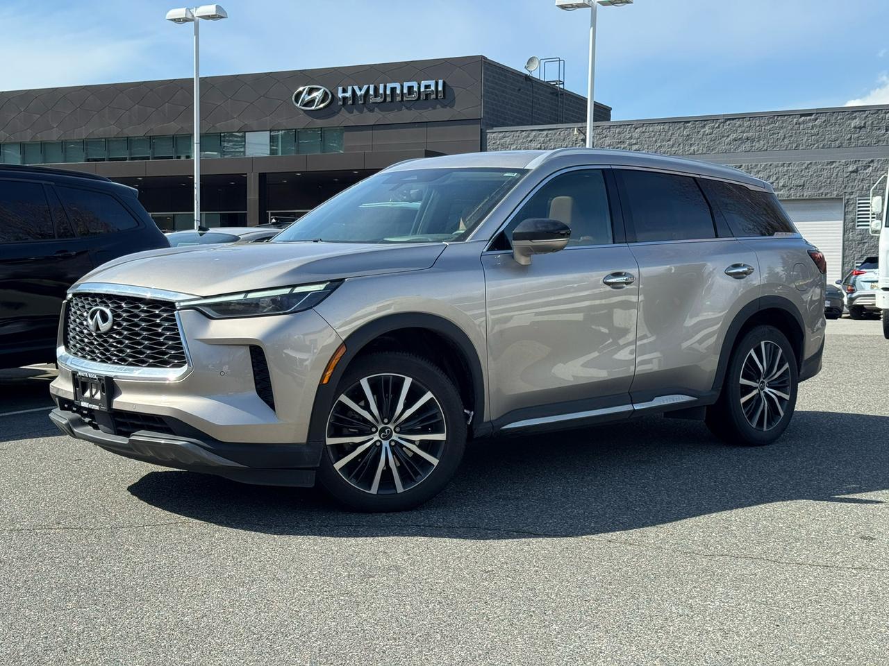 Used 2023 Infiniti QX60 SENSORY for sale in Surrey, BC