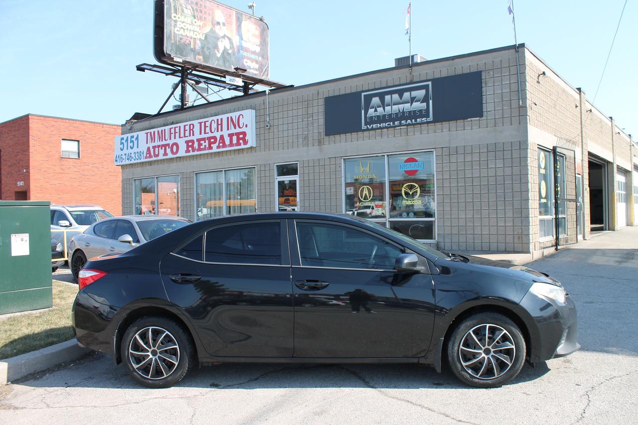 2015 Toyota Corolla LE Photo